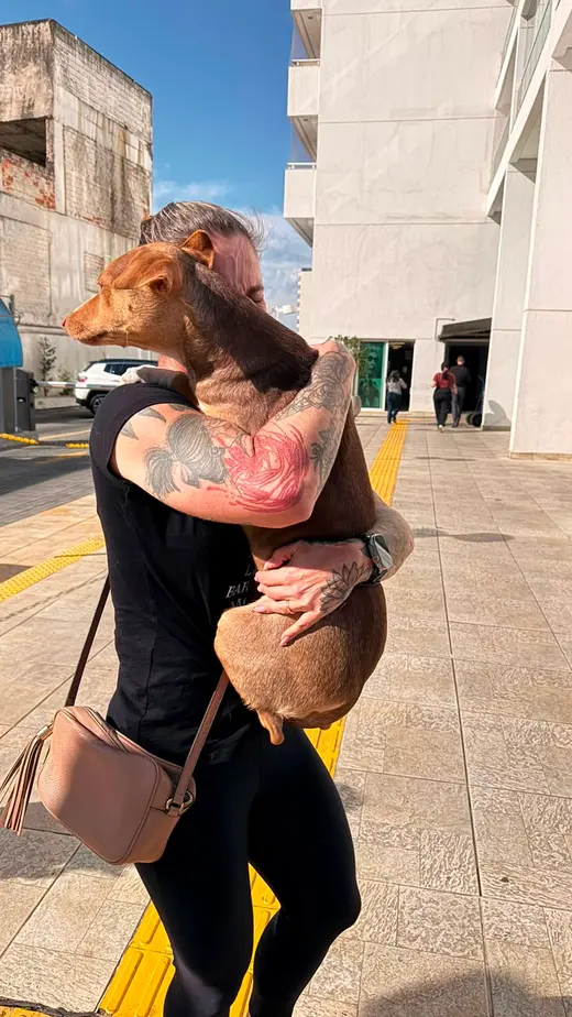 Reencuentro de Gabriela con su perro